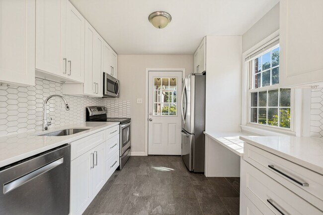 Building Photo - 4107 Mitscher Ct
