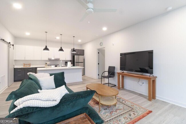 Foto del edificio - 240 Martha Dr