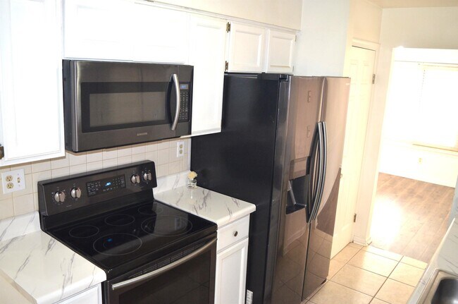 Building Photo - 1504 Glenmont Ct
