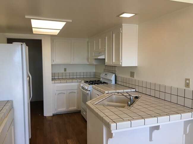 Foto del edificio - 1961 Moss Beach Ct