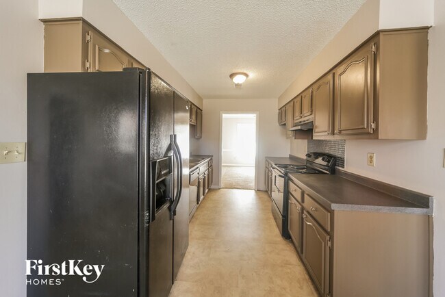 Building Photo - 6704 Amersham Dr