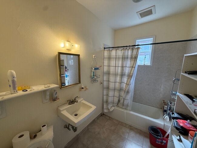 Foto del edificio - 348 Faneuil St