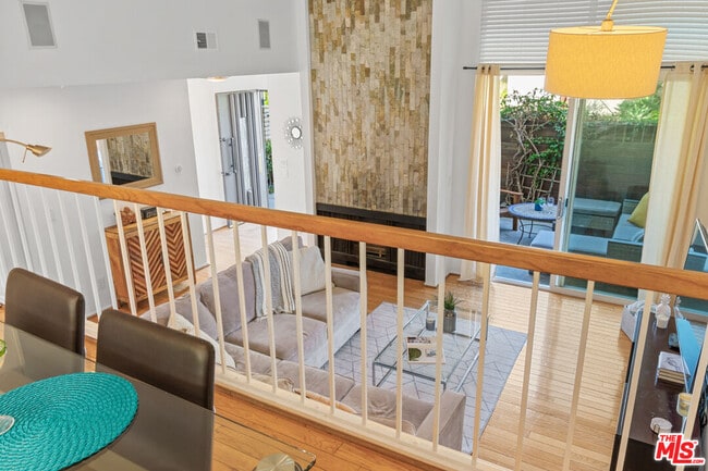 Building Photo - 4725 La Villa Marina