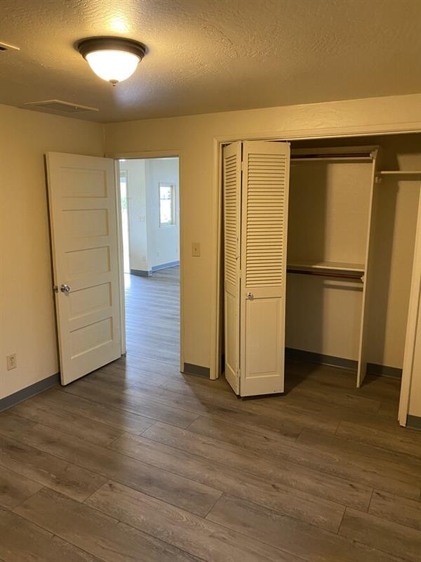 Building Photo - FRESH HOME FOR ALL FAMILY