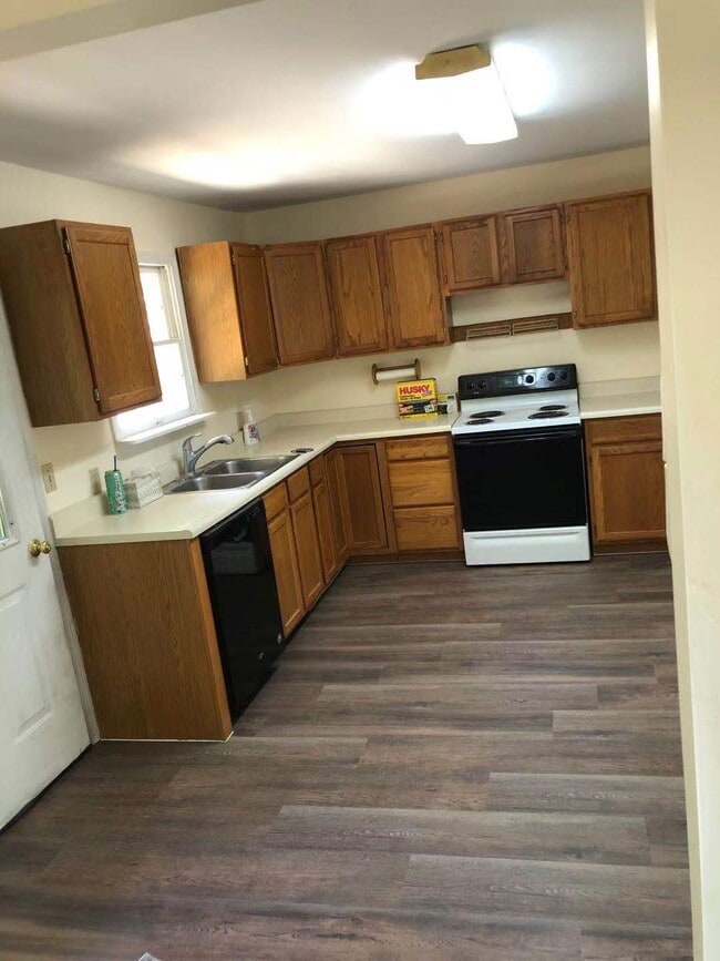 Foto del edificio - 86 Kriskarli Dr