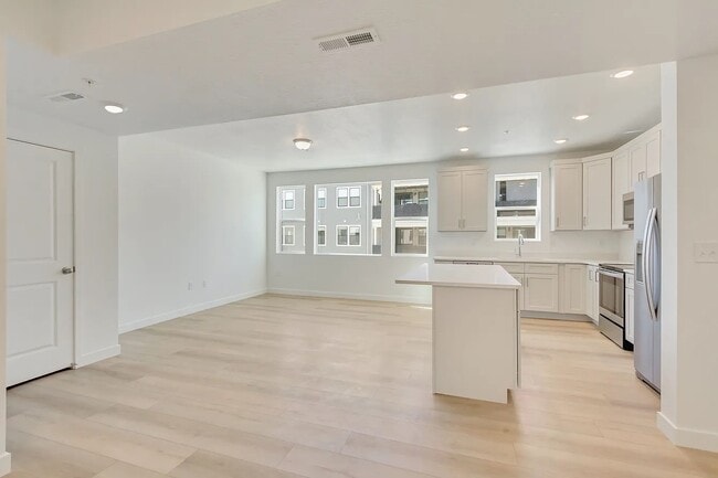 Spacious Living Room Kitchen Area - 8355 S Sky Mirror Ln