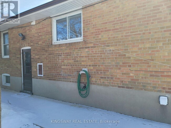 Building Photo - 9 Koos Rd