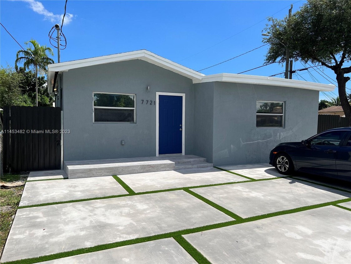 Primary Photo - 7721 NW 10th Ave