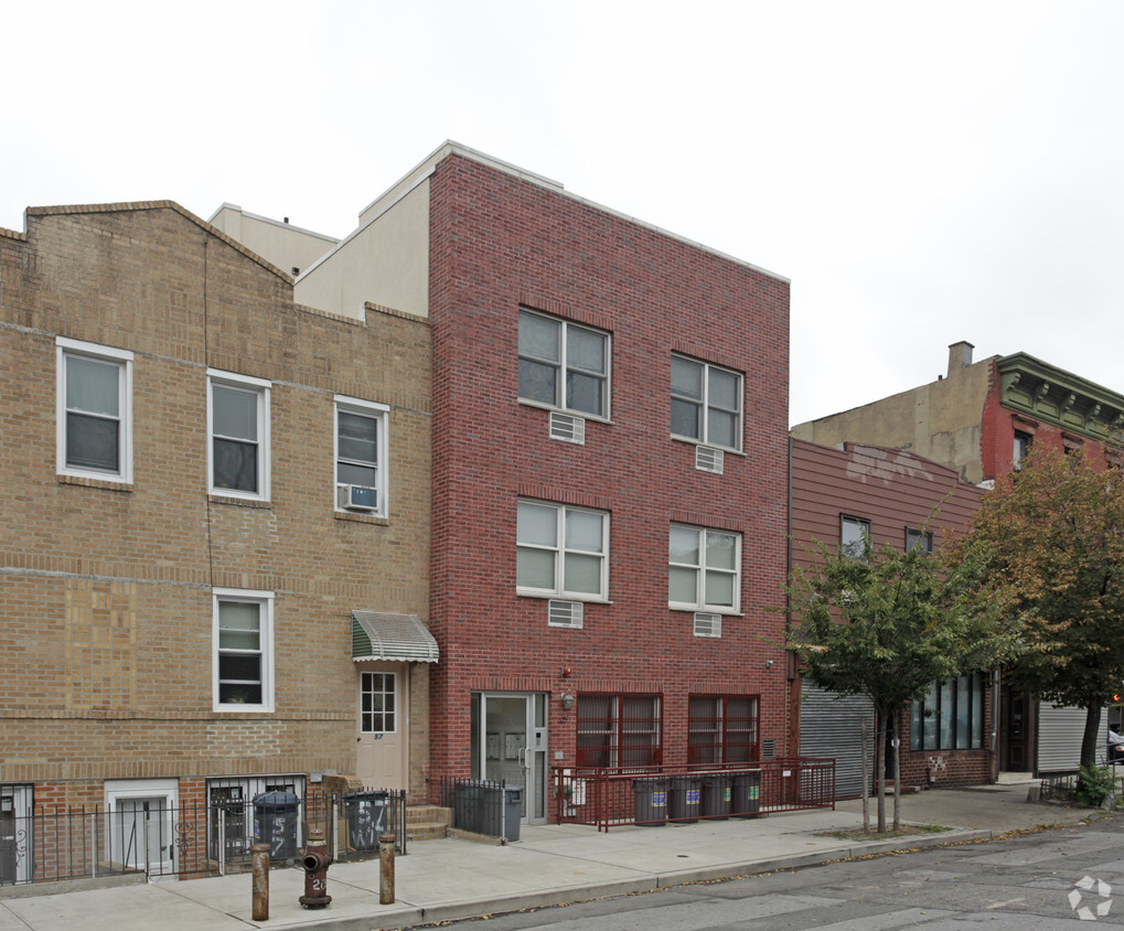 Primary Photo - 59 Withers St