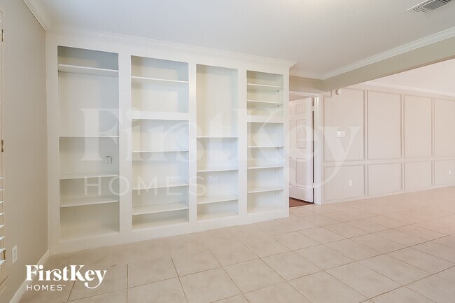 Building Photo - 2303 Prestwick Dr
