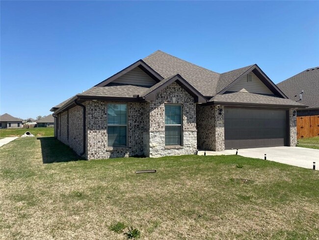 Building Photo - 740 Arkansas Black