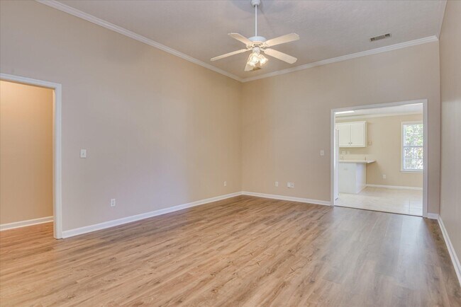 Building Photo - 1223 Carriage Dr