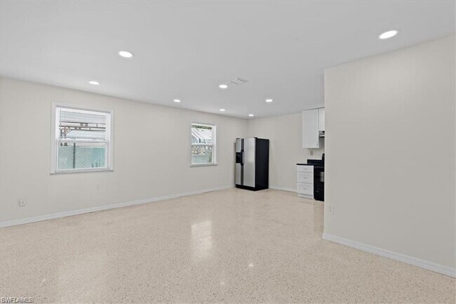 Building Photo - 5362 Trammel Street