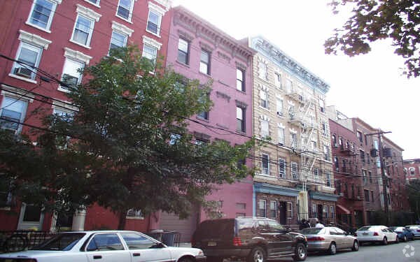 Building Photo - 109-111 Willow Ave