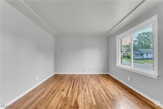 Building Photo - 4472 E 156th St