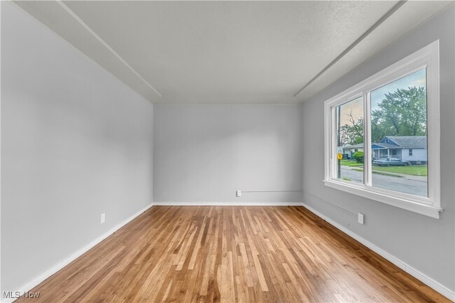 Building Photo - 4472 E 156th St