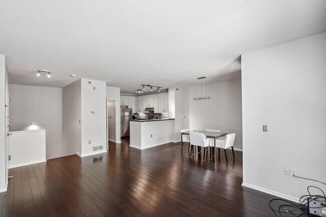 Foto del edificio - 675 N 1st St