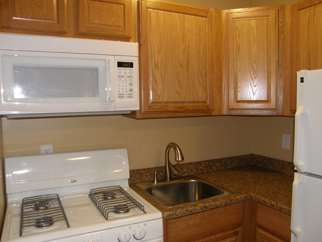 Kitchen - Tahoe Village Apartments