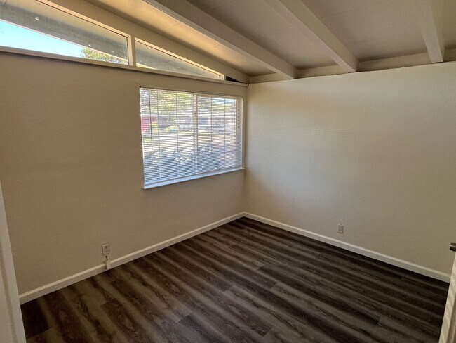 Building Photo - Remodeled 3 Bedroom Home Near Solano Mall ...