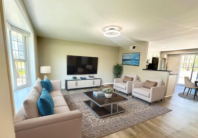 Foto del edificio - Ready to Rent Delafield Townhome!
