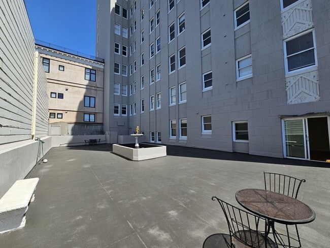 Building Photo - Russian Hill: Remodeled 1 Bedroom w/ Direct Access to XL Shared Patio & FREE Utilities!
