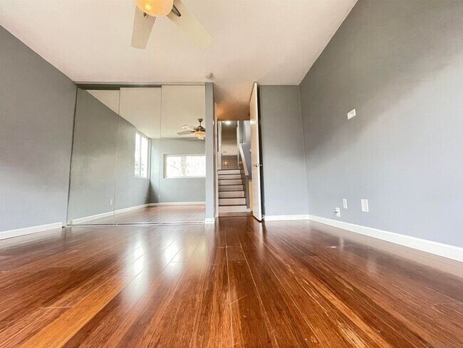 Foto del edificio - Updated Gated Condo with Pool Access Near SDSU & Shopping