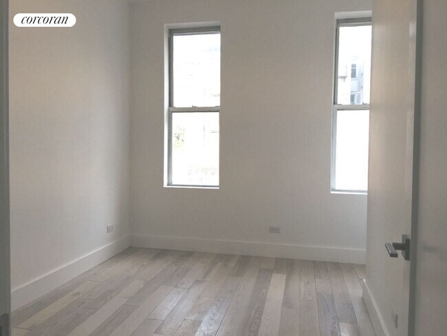Building Photo - 78A N Henry St