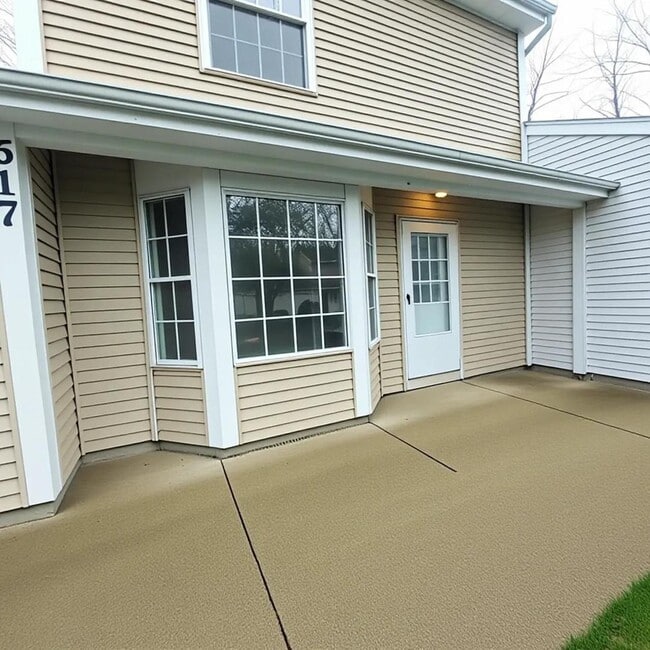 Building Photo - 617 Yale Ln