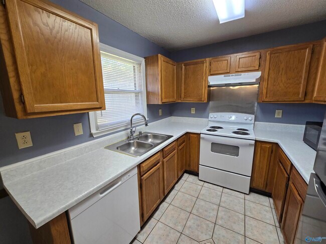 Foto del edificio - 11539 Jade Ln SE