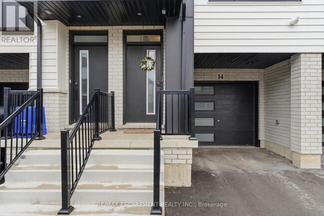 Photo du bâtiment - 55 Tom Brown Dr