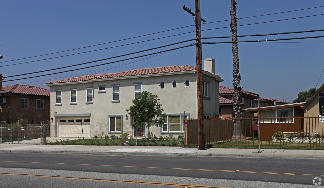 Building Photo - 2061 Mountain Ave