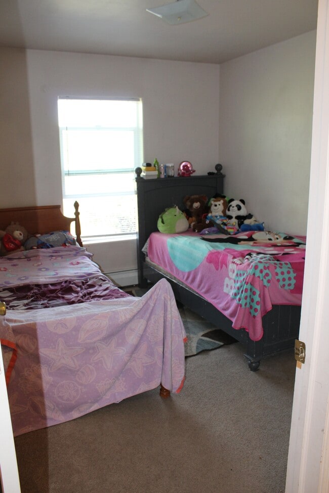 Building Photo - 2521 Meadow Cir