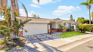 Building Photo - 6129 Pembroke Dr