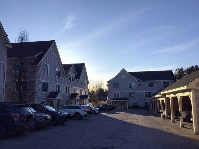 Foto del edificio - 117 John Fay Rd