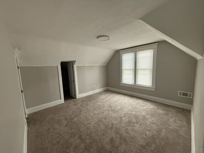 Building Photo - 367 E Morrill Ave