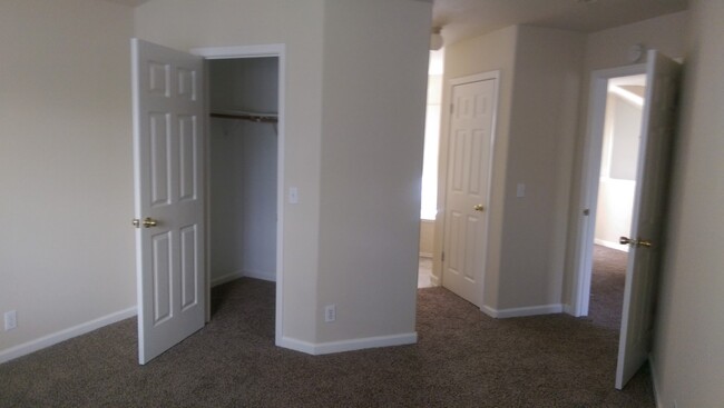 2nd floor master with private bathroom - 1267 Farragut Circle