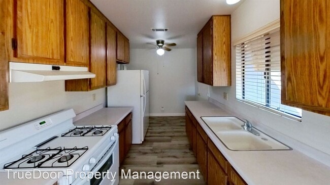 Building Photo - 2 br, 2 bath House - 2052 Pueblo Dr.