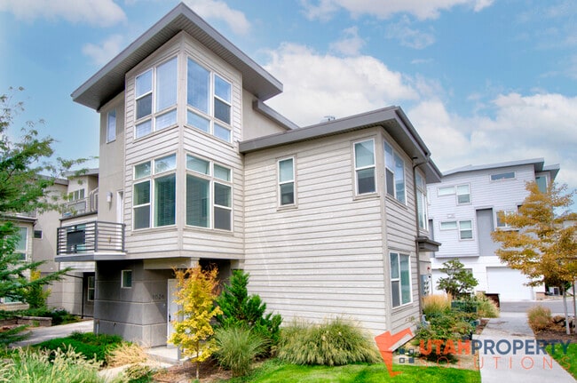 Photo - 1026 W Rooftop Dr Townhome