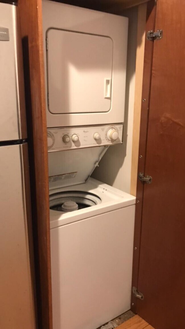 Foto del edificio - 64 Louis Prang St