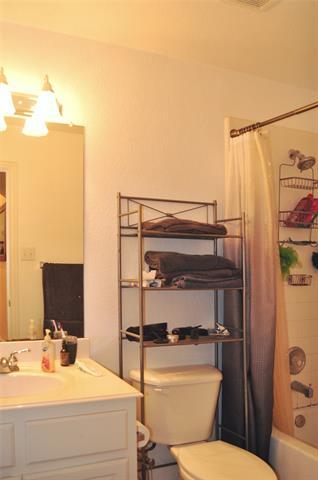 Foto del edificio - 9200 Blue Water Dr