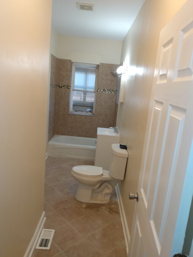 Foto del edificio - 16 W 113th Pl