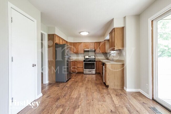 Foto del edificio - 10705 Creekside Woods Dr