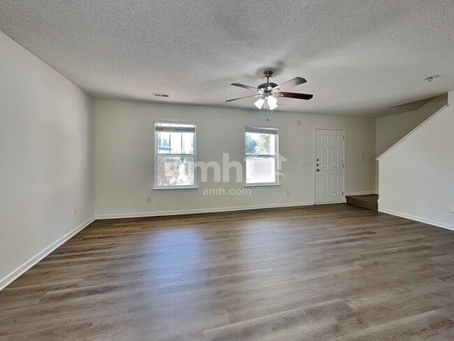 Building Photo - 190 English Hills Dr