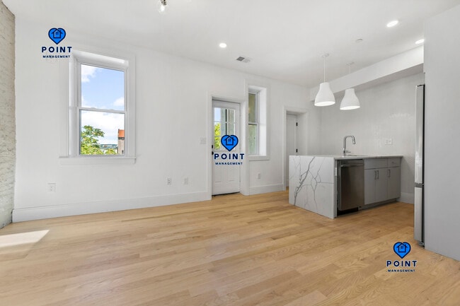 Building Photo - 86 Chelsea St