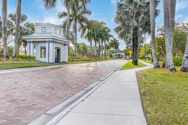 Foto principal - 2340 NE 42nd Cir