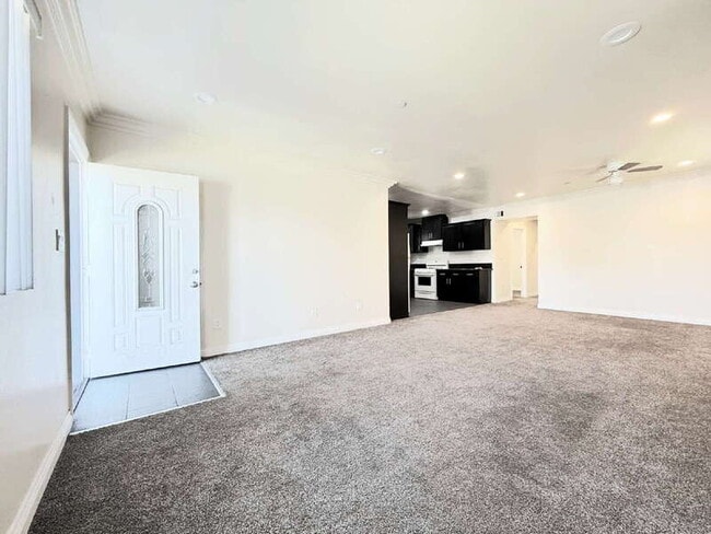 Building Photo - 114 W 50th St