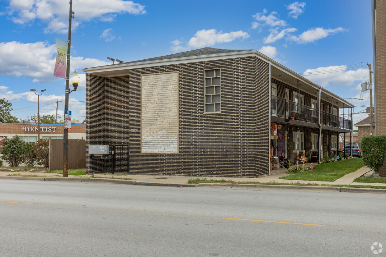 Primary Photo - 4651 W 63rd St