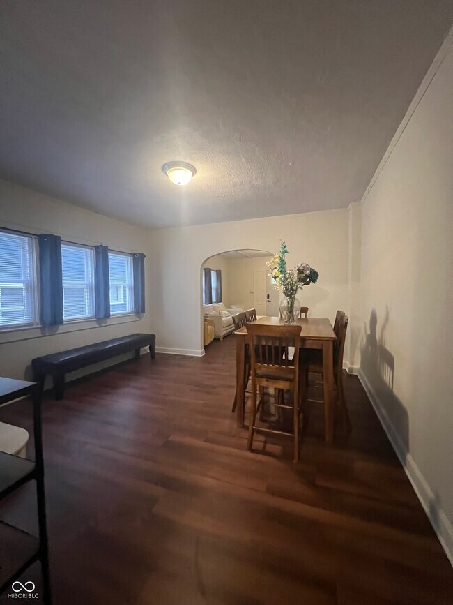 Foto del edificio - 3671 Birchwood Ave