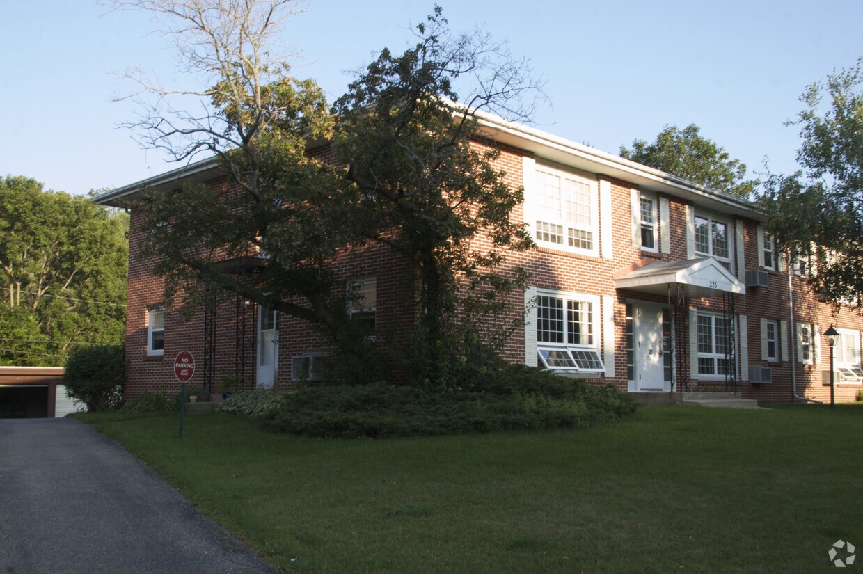 Primary Photo - 225 Nautilus Dr