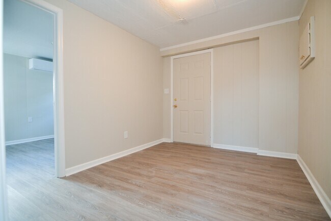 Building Photo - 4914 Fort Ave